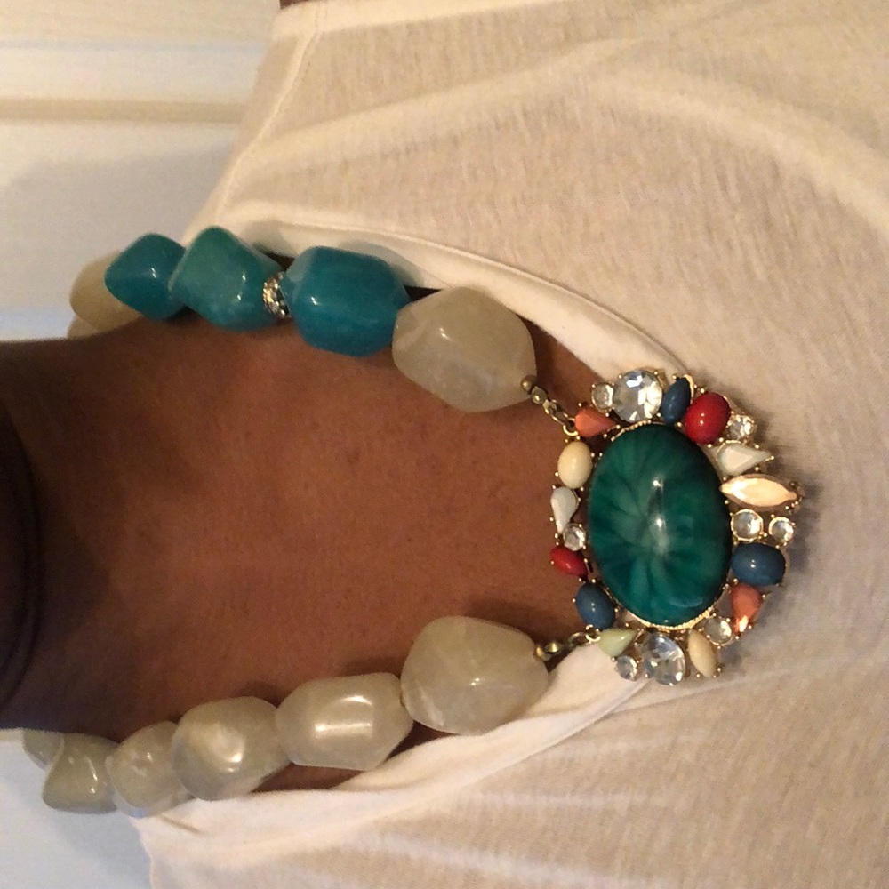 Statement necklace from LYDELL NYC - Picture 6 of 7